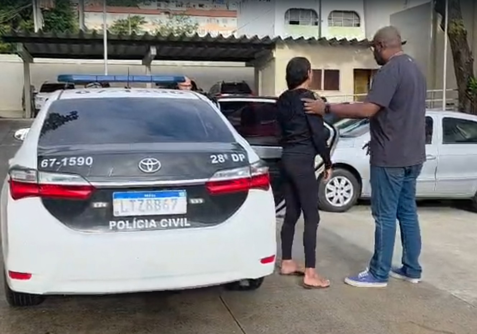 Polícia prende suspeita de esfaquear nora 34 vezes na Praça Seca