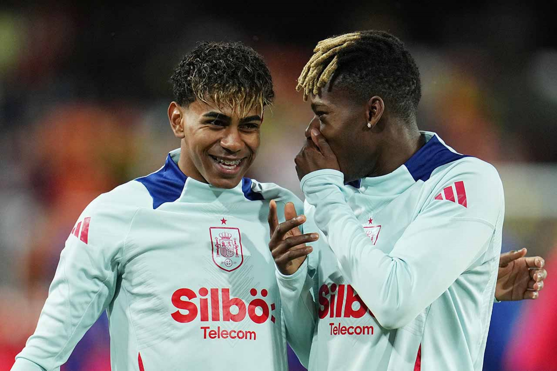 VALENCIA, SPAIN - MARCH 23: Lamine Yamal and Nico Williams of Spain warm up together prior to the UEFA Nations League Quarterfinal Leg Two match between Spain and Netherlands at Mestalla Stadium on March 23, 2025 in Valencia, Spain.  (Photo by Aitor Alcalde/Getty Images)