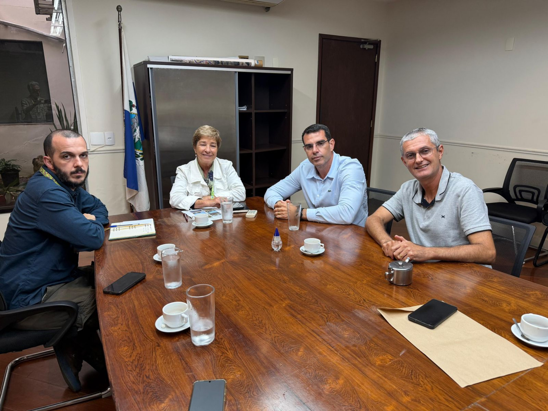 Fabinho Costa vai ao INEA e cobra avanço de obra aguardada no Canellas City