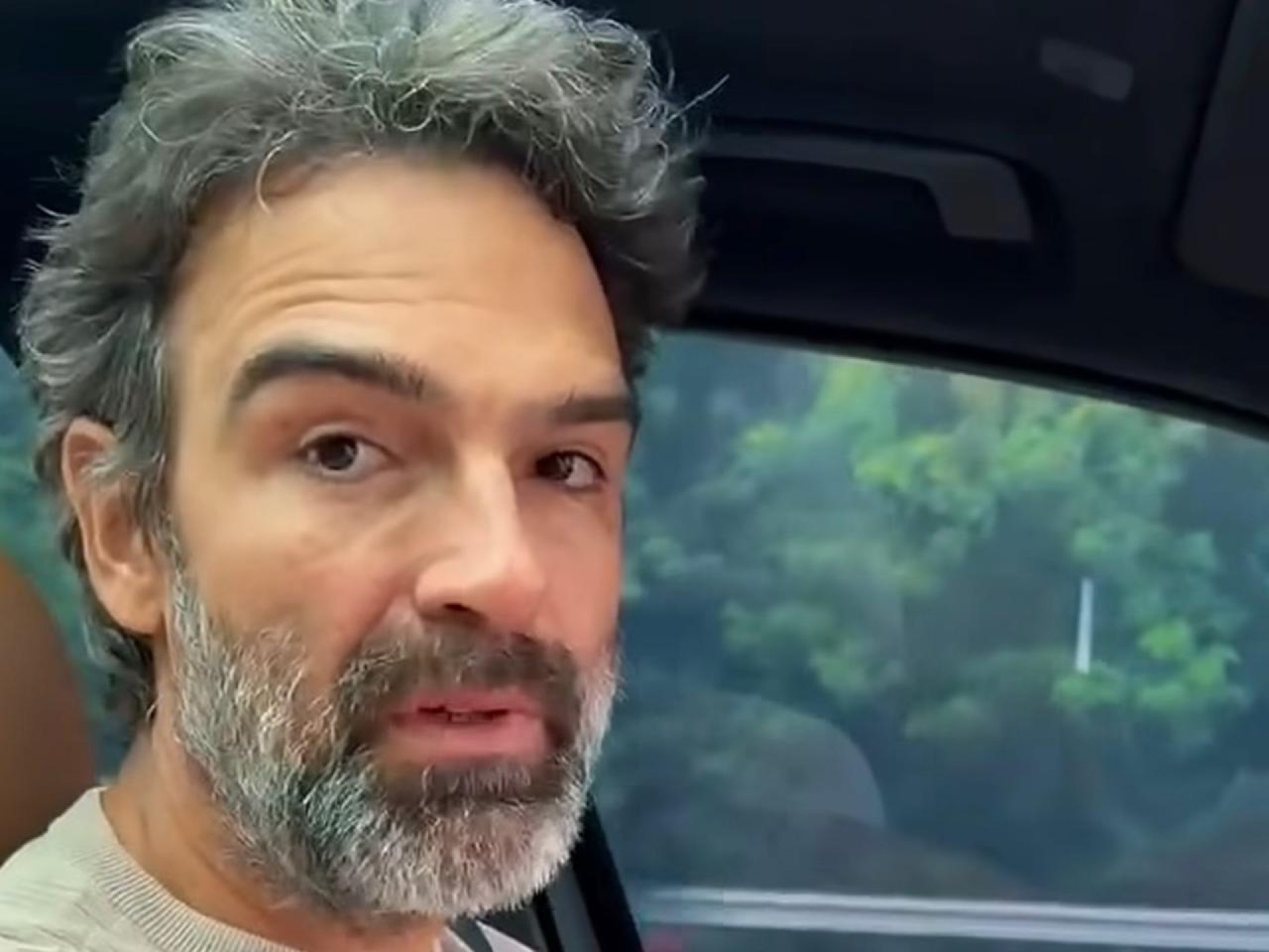Tadeu Schmidt faz desabafo sobre perdas familiares: 'Extremos das emoções'