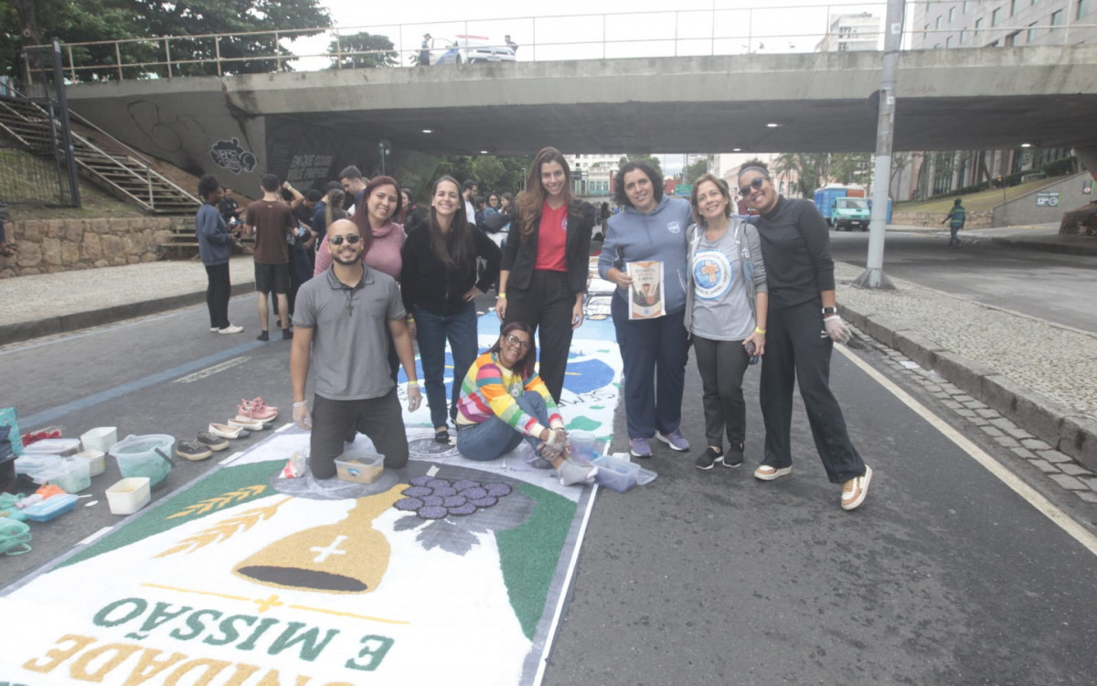 Integrantes de diversas par&oacute;quias da Arquidiocese do Rio se reuniram desde a madrugada pela tradi&ccedil;&atilde;o