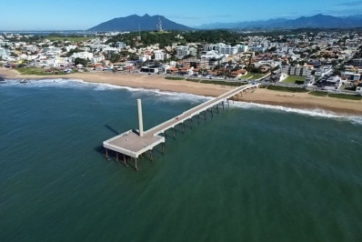 Píer de Costazul volta a receber moradores e turistas após revitalização completa em Rio das Ostras