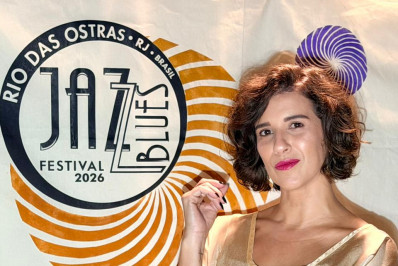 Artista Monique Poubel amplia sua presença no Rio das Ostras Jazz & Blues Festival e consolida projeto que une arte e memória cultural