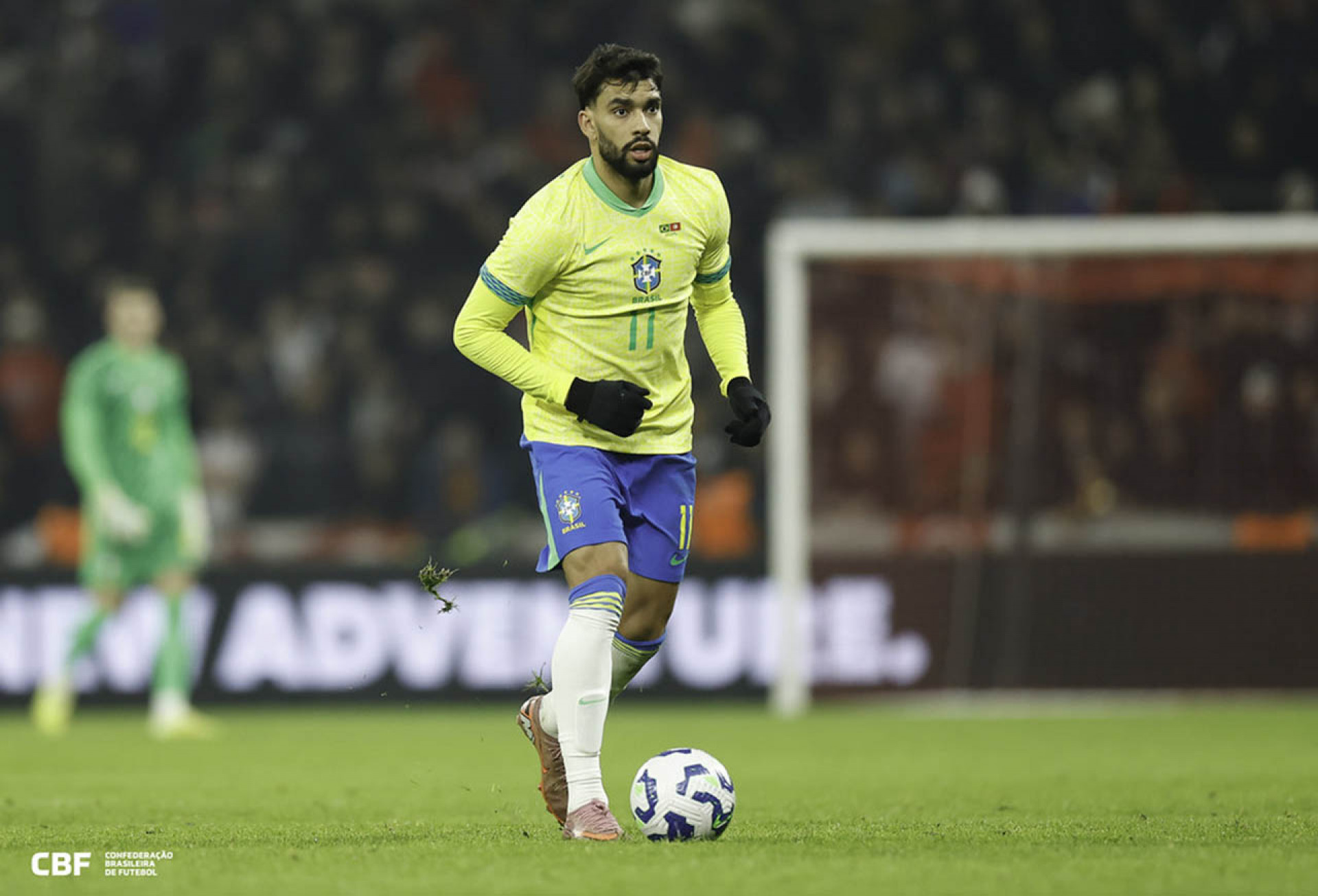 Paquet&aacute; ganha for&ccedil;a entre os titulares em &uacute;ltimo teste do Brasil antes da Copa