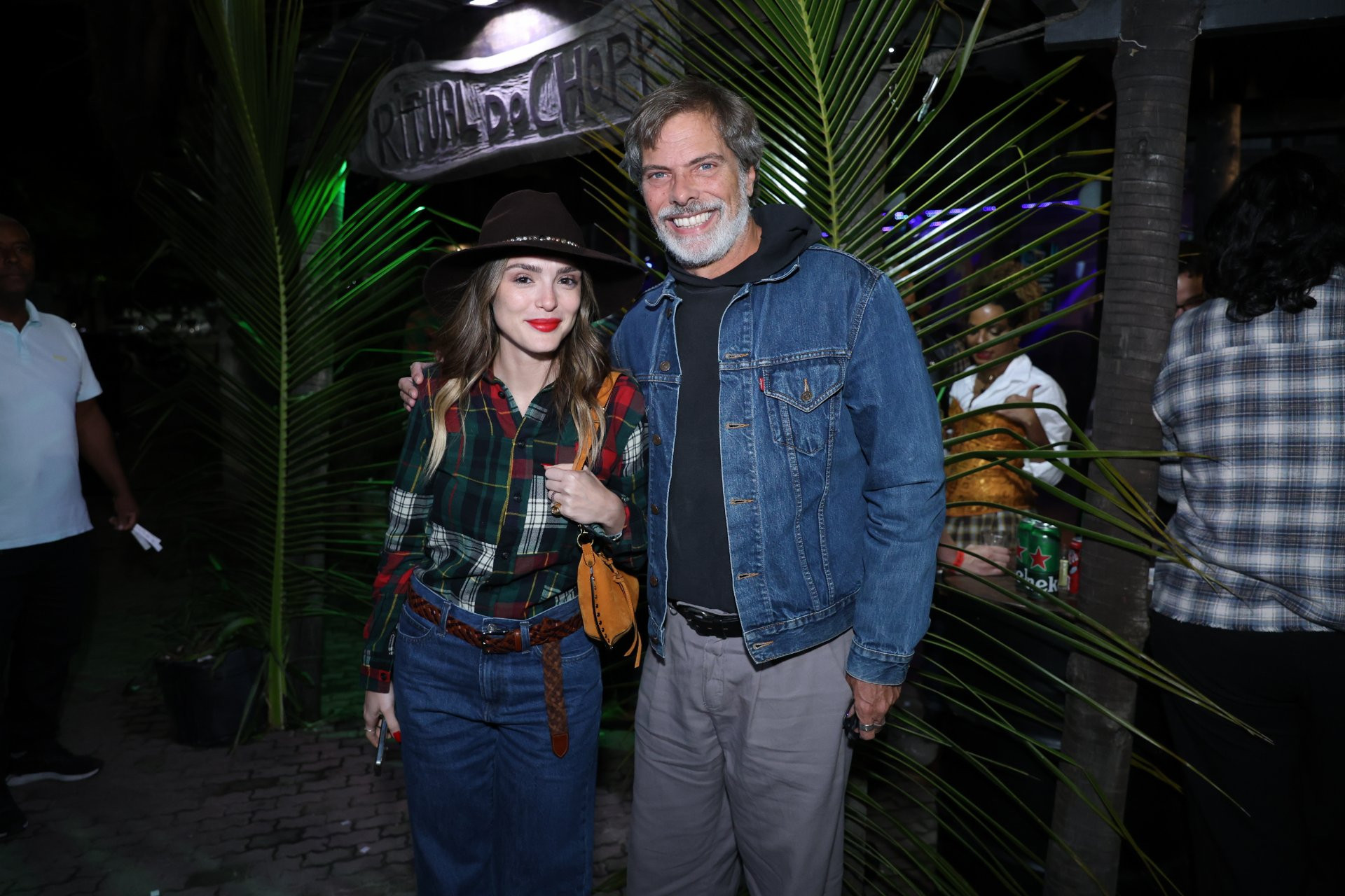 Festa junina re&uacute;ne elenco de novela em bar no Rio - Daniel Pinheiro/BrazilNews