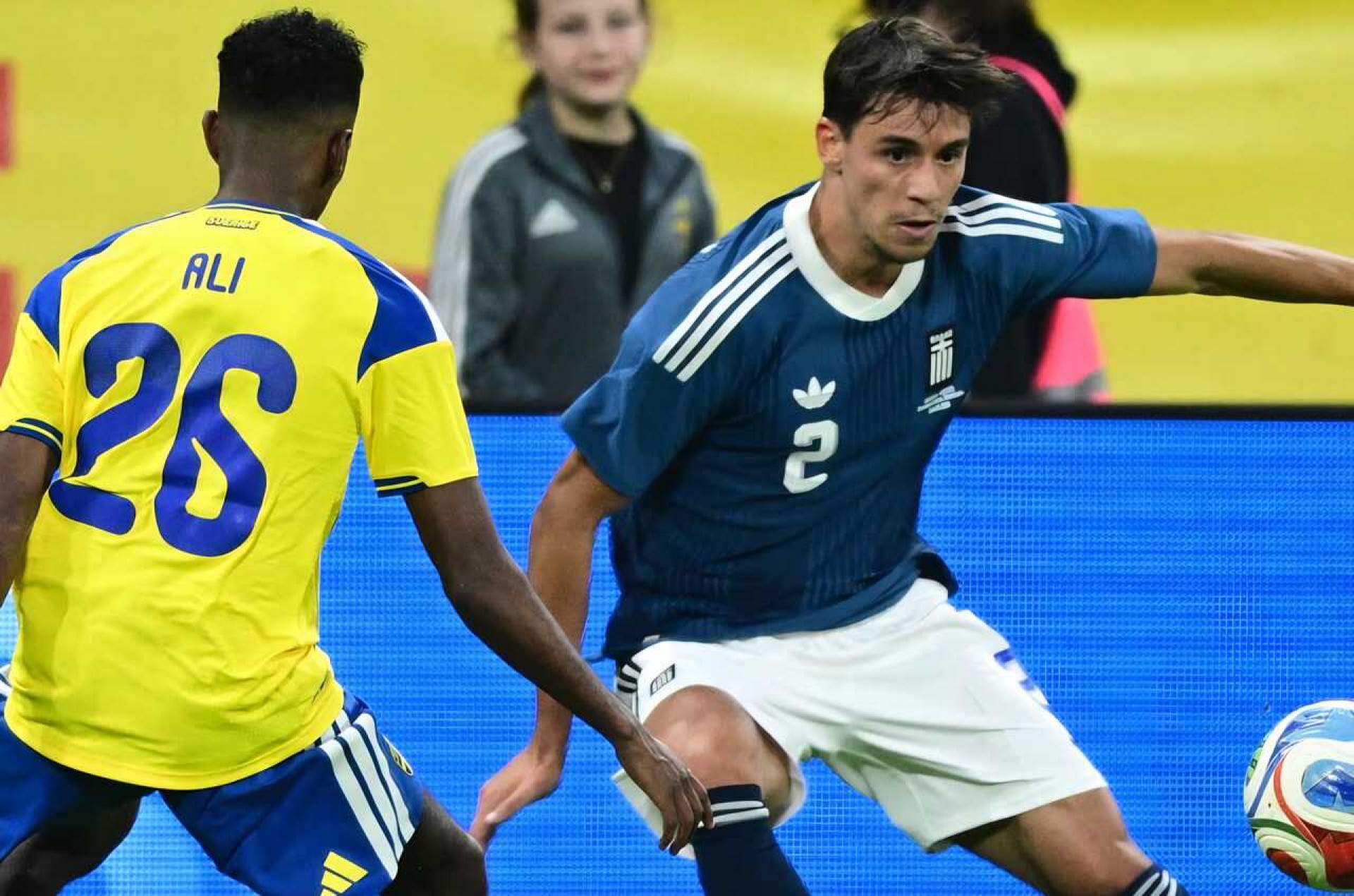 Gy&ouml;keres marca, mas Su&eacute;cia s&oacute; empata em amistoso para Copa
