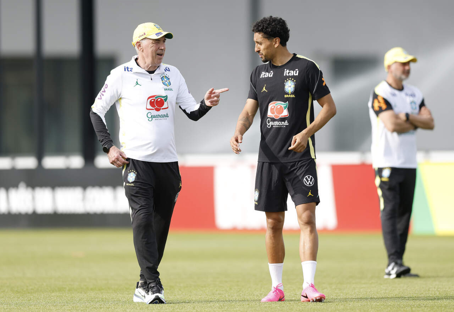 Filho de Carlo, Davide Ancelotti lidera atividades do Brasil em Nova Jersey