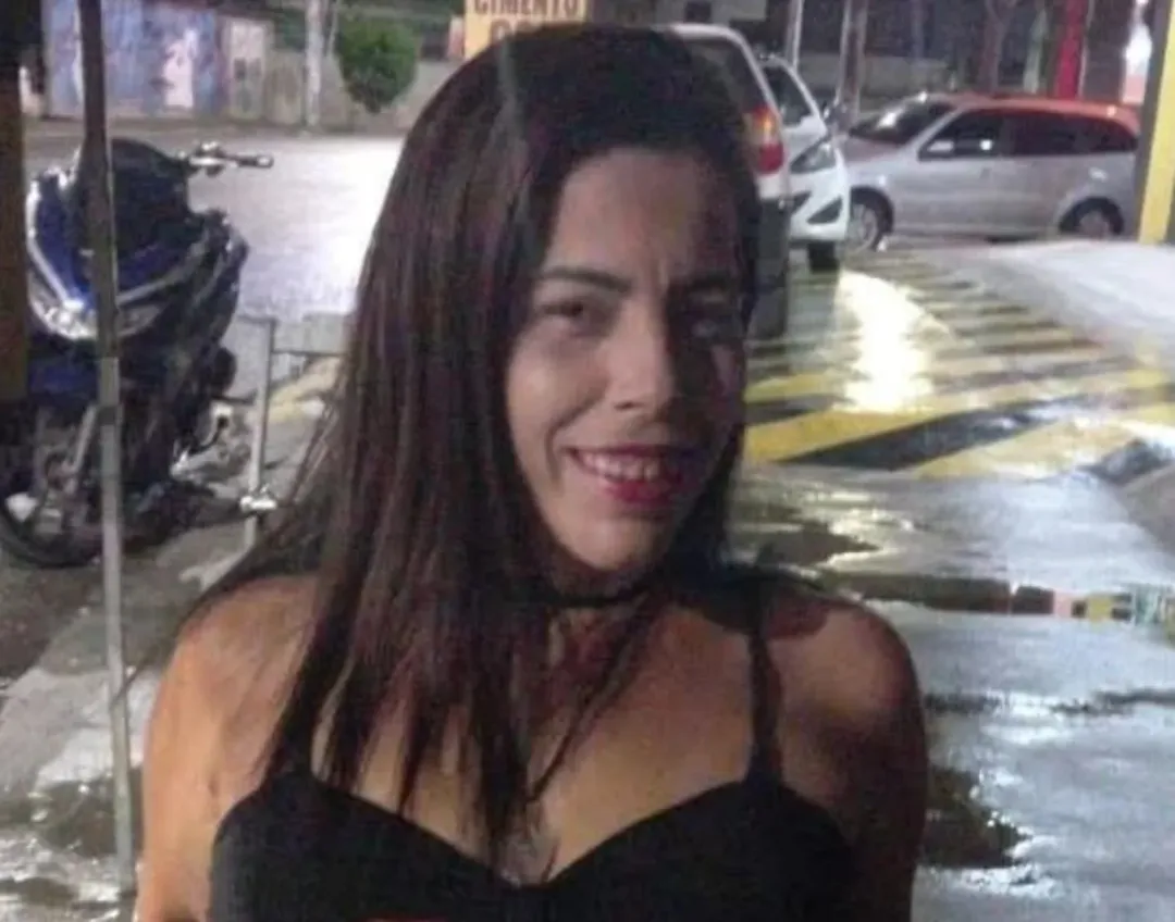 Mulher é assassinada a facadas dentro de apartamento em São Gonçalo