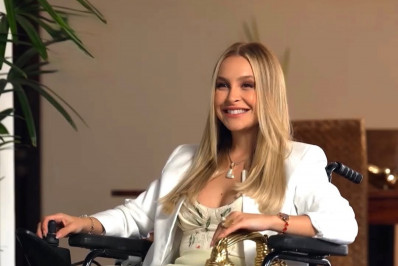Carla Diaz mostra bastidores de novela vertical 'Então é Amor?'