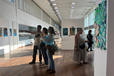 Iemanjá é retratada por mais de 100 artistas em mostra na Biblioteca Parque Estadual 