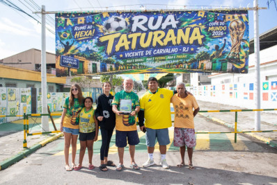 Moradores de Vicente de Carvalho decoram rua para a Copa do Mundo