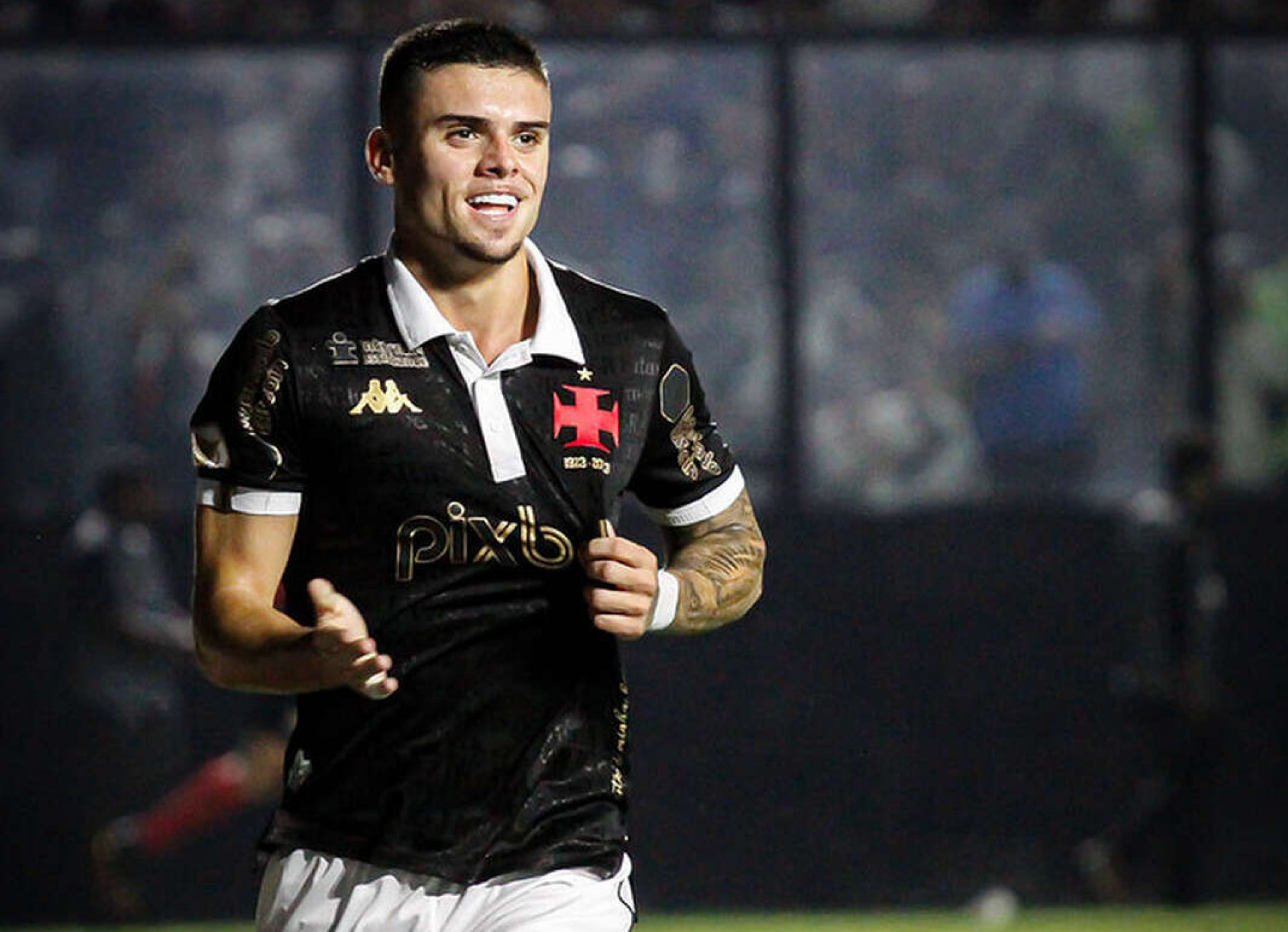 Cruzeiro consulta Gabriel Pec, ex-Vasco, mas recua diante de pedida milion&aacute;ria