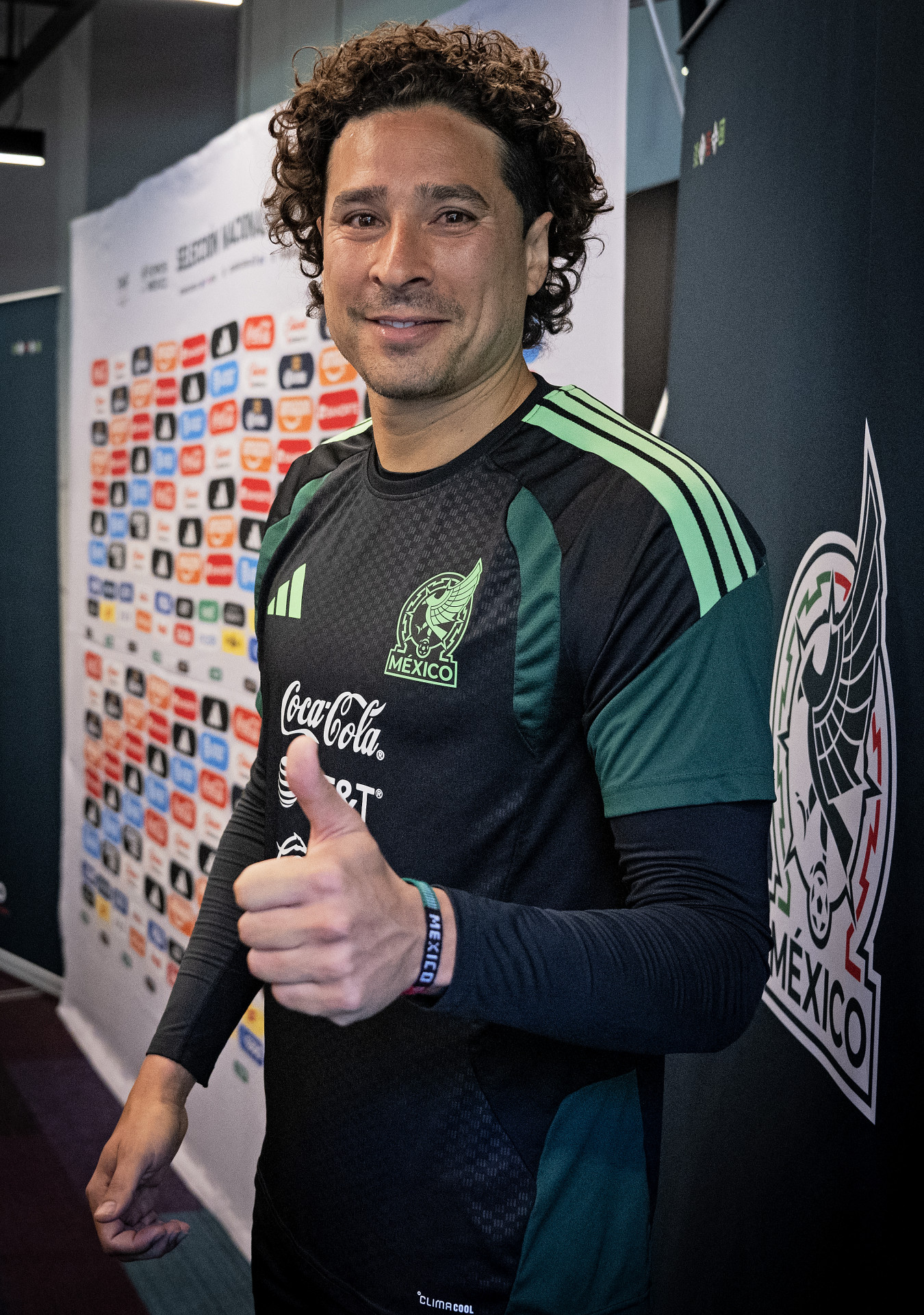 Guillermo Ochoa é goleiro da seleção mexicana