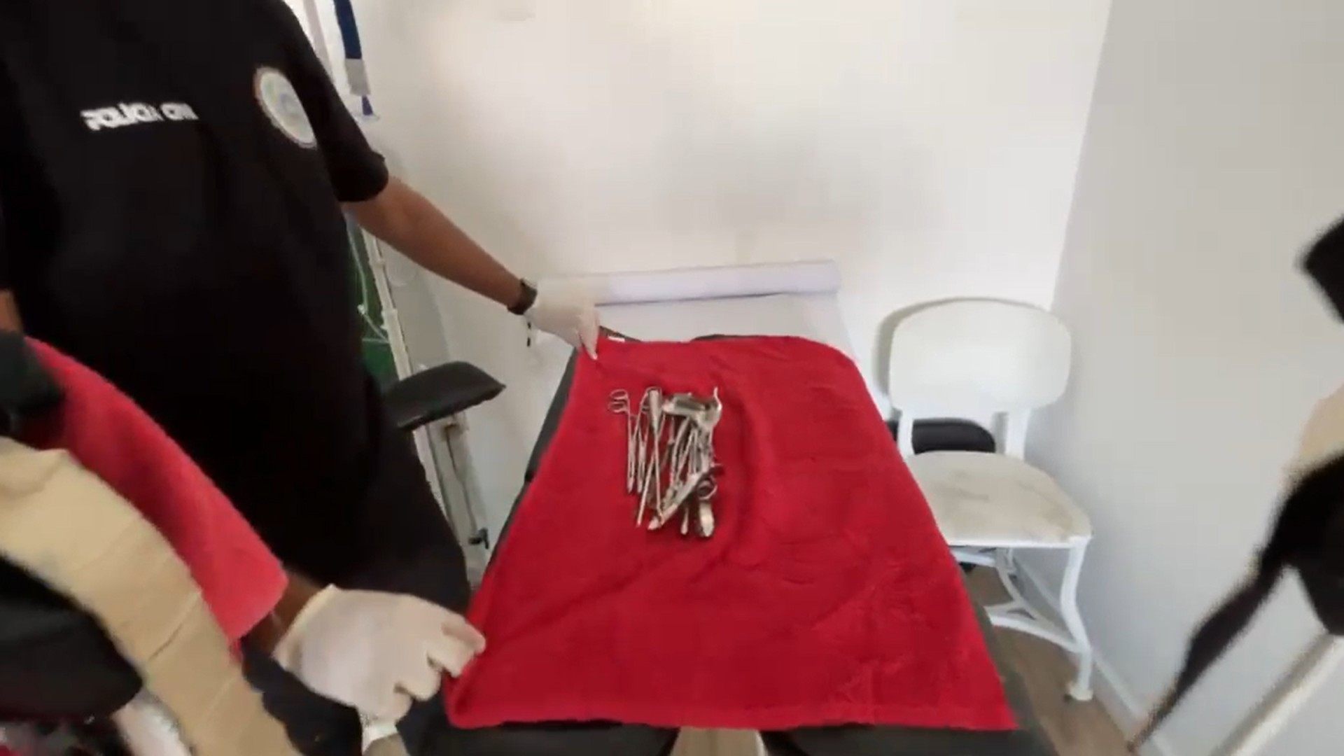 Falso médico fazia abortos com equipamentos improvisados - Divulgação / PCERJ
