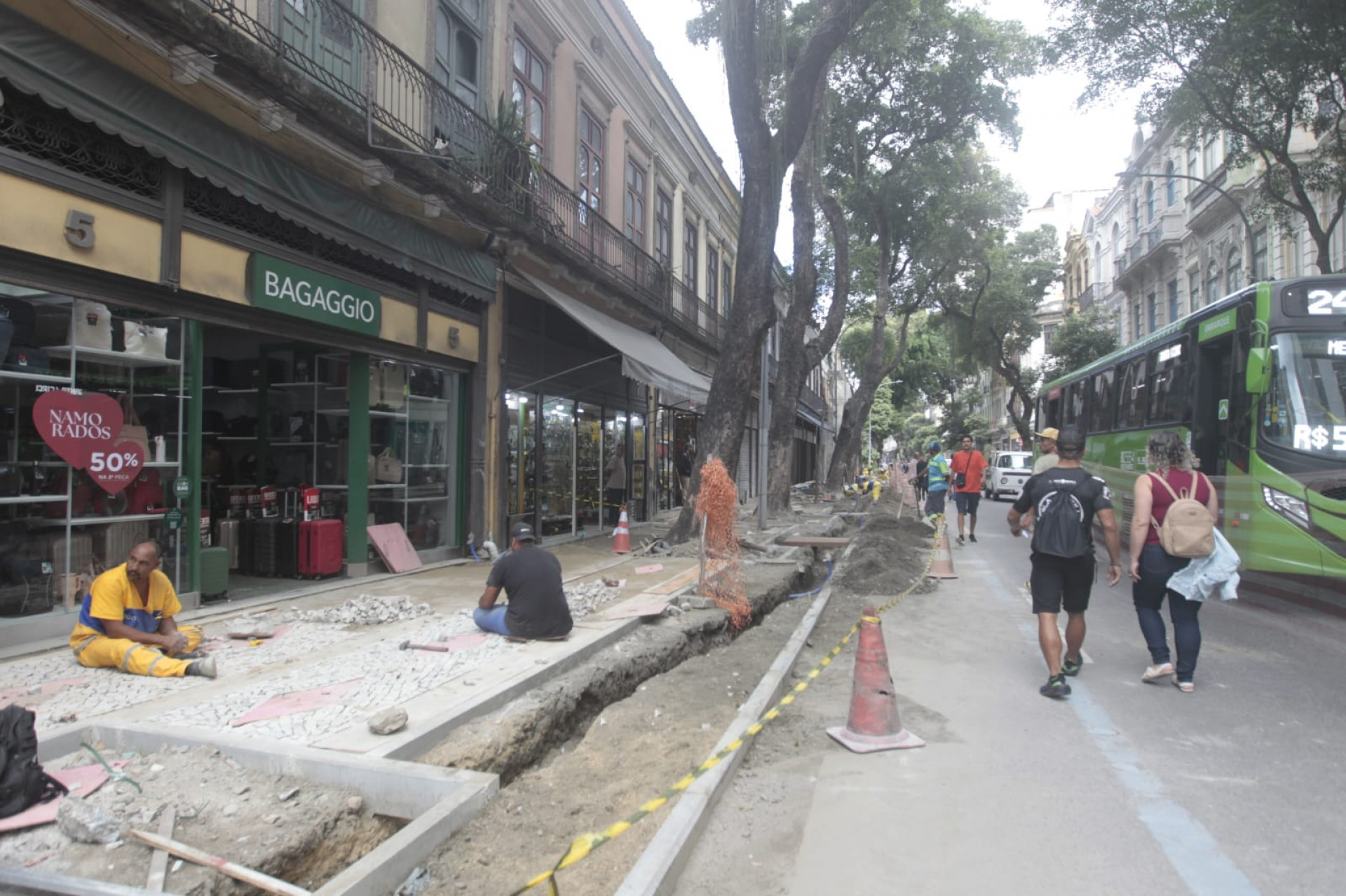 Ap&oacute;s anos de degrada&ccedil;&atilde;o, Rua da Carioca come&ccedil;a a ganhar nova 'cara' - Reginaldo Pimenta / Ag&ecirc;ncia O Dia