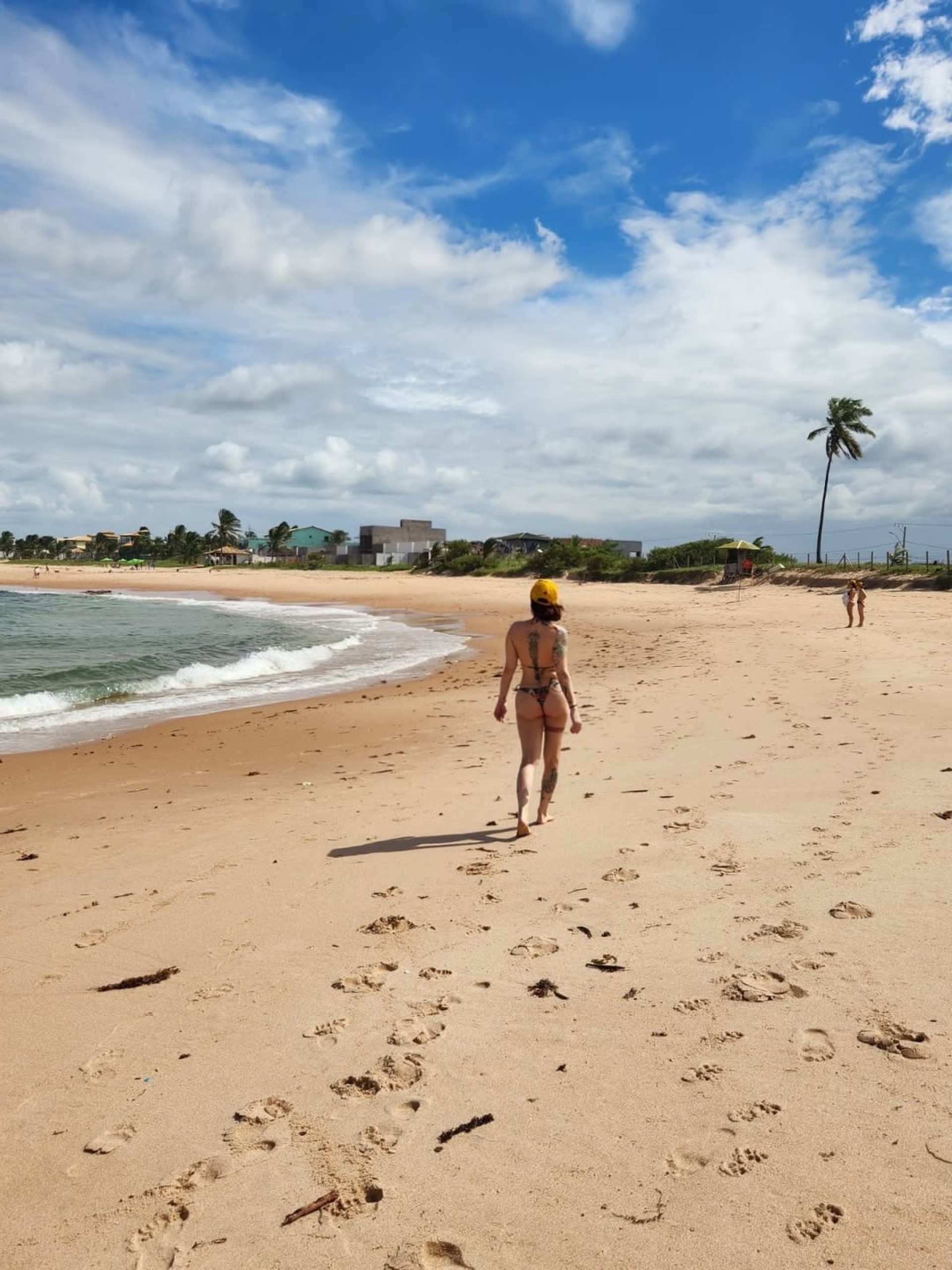 Pitty compartilha fotos de biquíni em praia  - Reprodução / Instagram