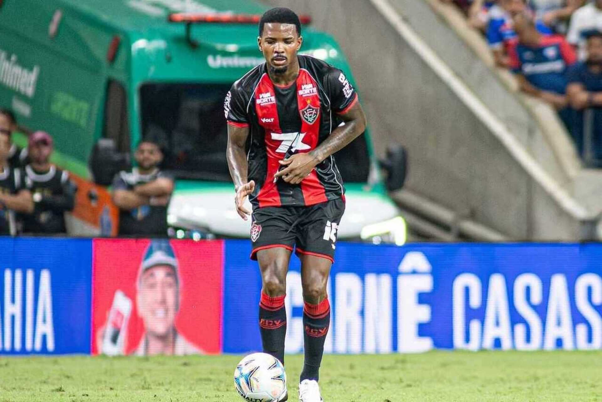 Cac&aacute; celebra momento no Vit&oacute;ria e prega concentra&ccedil;&atilde;o para decis&atilde;o da Copa do Nordeste