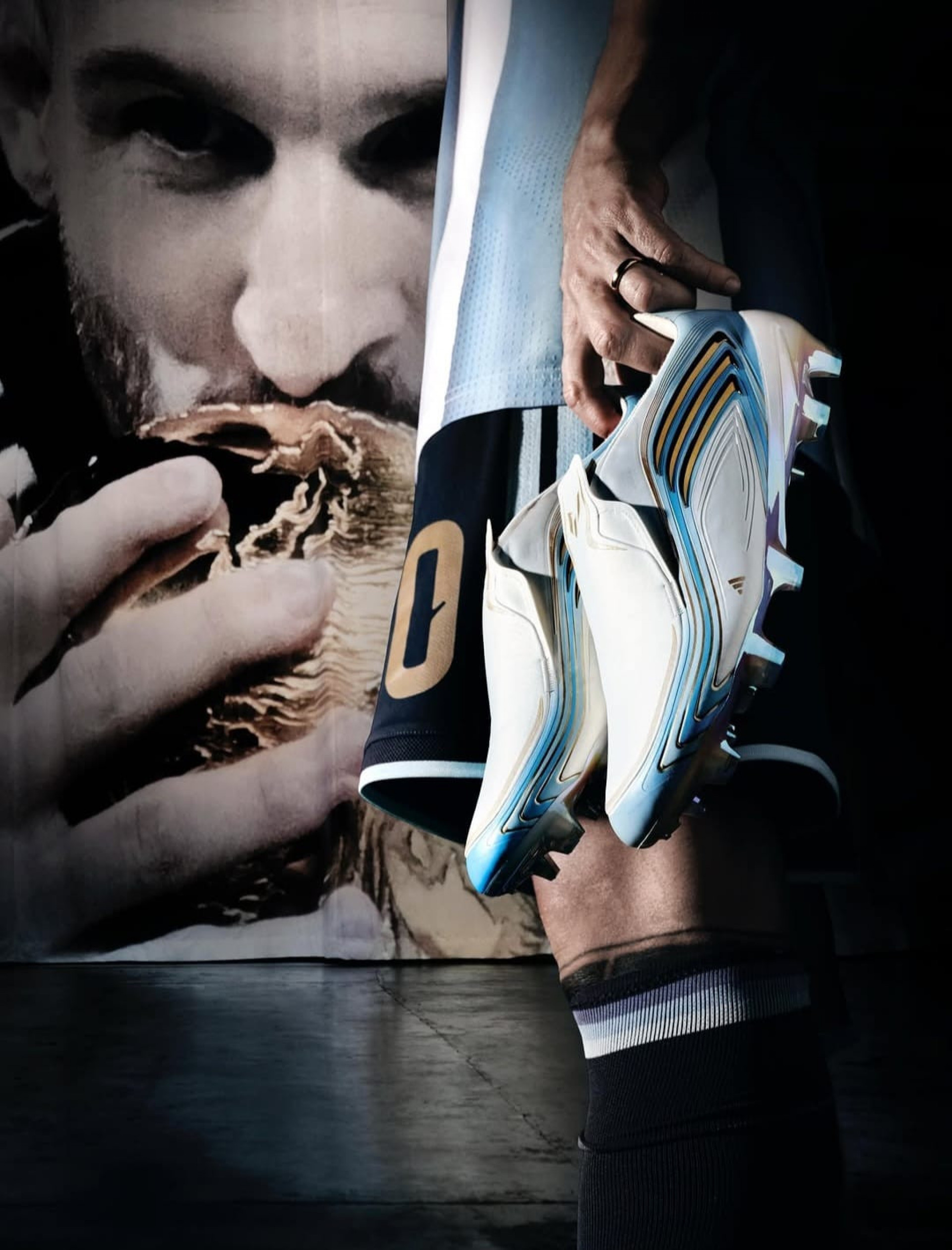 Adidas divulgou imagens da chuteira que Messi usará na Copa