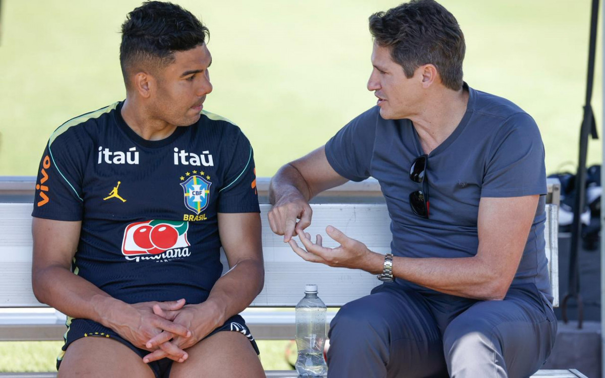 Edmílson foi um dos campeões do mundo que marcou presença no treino do Brasil em março