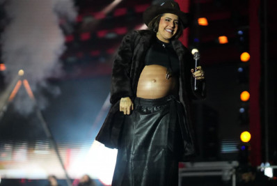 Frio de 11 graus não espanta o público da Festa do Tomate em noite com Lauana Prado e Filho do Piseiro