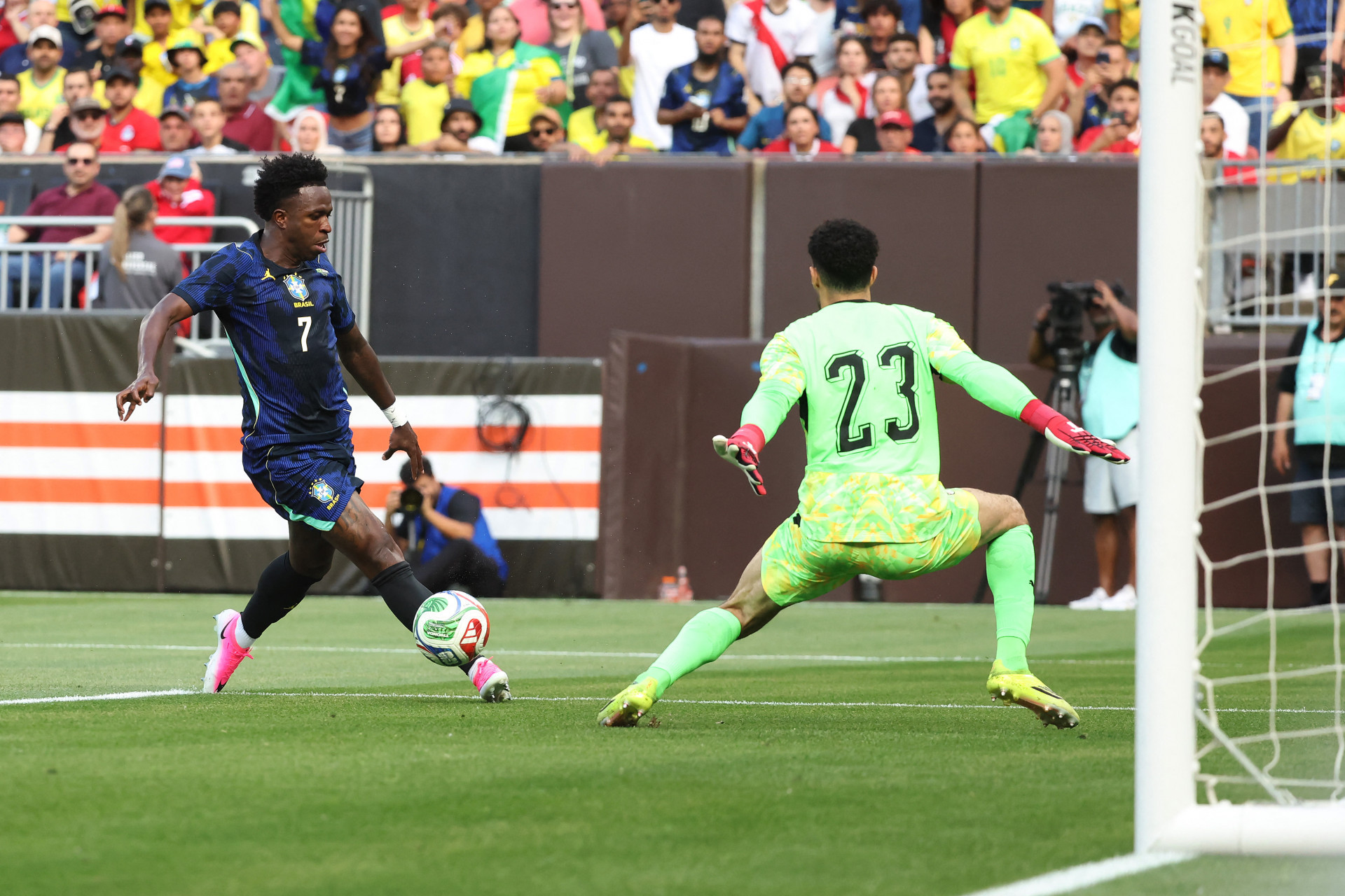 Vini Jr em uma das chances do Brasil de marcar - Kirk Irwin / Getty Images via AFP