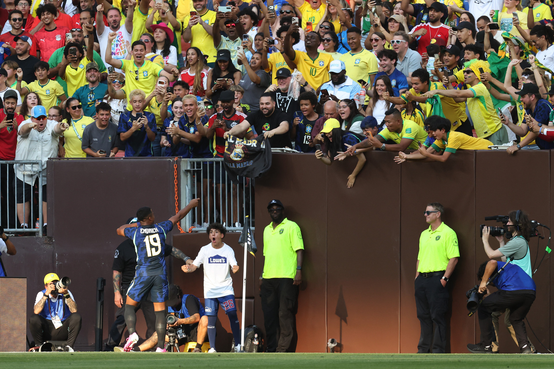 Endrick destaca felicidade em representar Seleção: 'Onde eu sempre quis estar'
