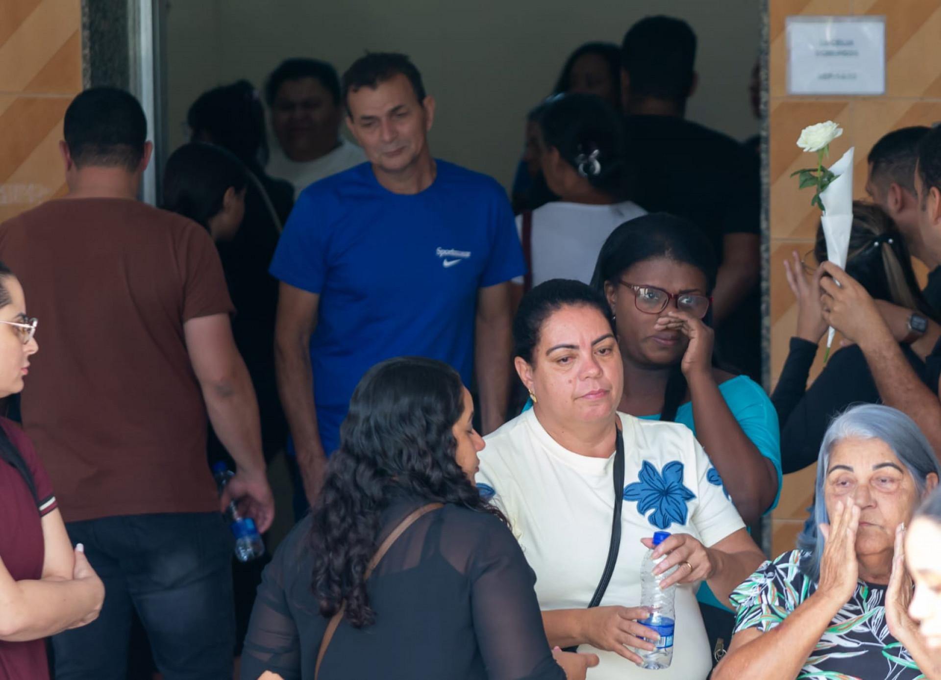 Lucélia Isidro foi sepultada, neste sábado (6), no Cemitério Tanque do Anil, em Caxias - Érica Martin / Agência O Dia