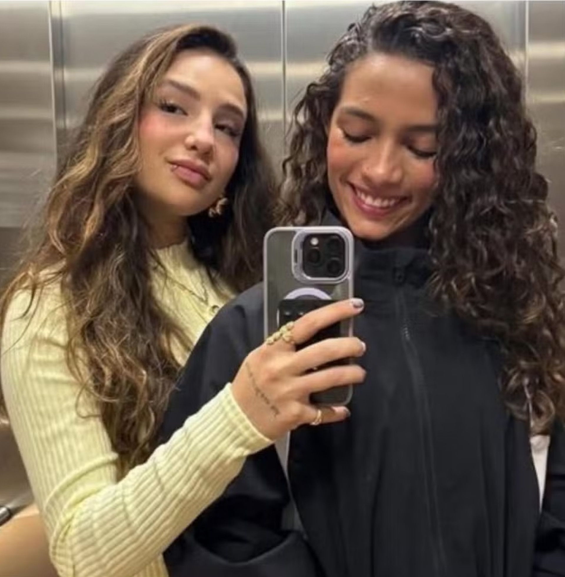 Rayssa Leal namora a influenciadora Duda Wilken - Reprodução/Instagram