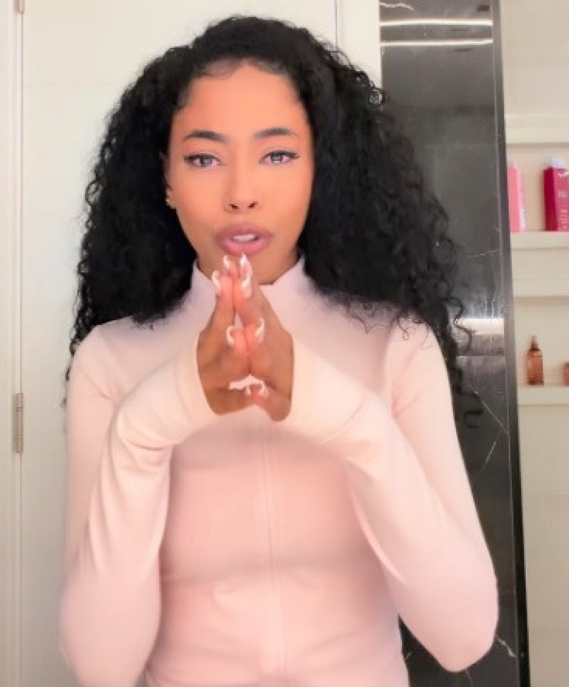 Lorena Maria acusou a genitora de tentar descredibilizá-la sobre abuso - Reprodução/Instagram