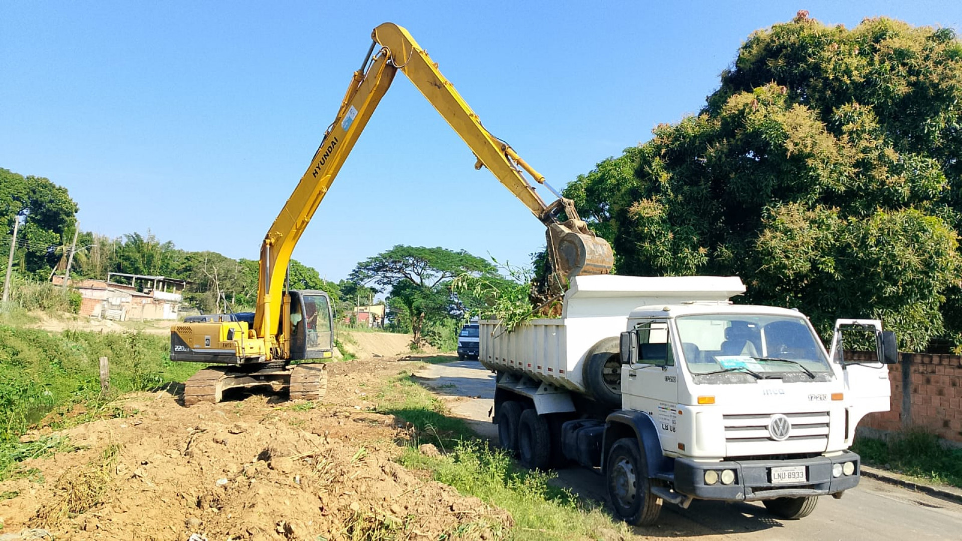 Prefeitura de Japeri intensifica limpeza e desassoreamento d