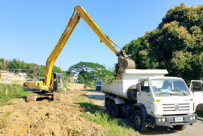 Prefeitura de Japeri intensifica limpeza e desassoreamento de rios pelo programa Limpa Rio