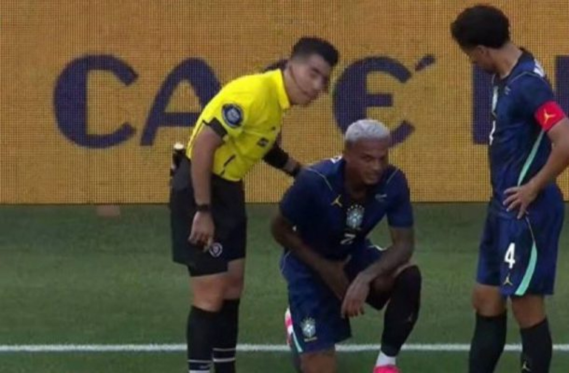 Leitura labial revela conversa entre Wesley e m&eacute;dico da Sele&ccedil;&atilde;o