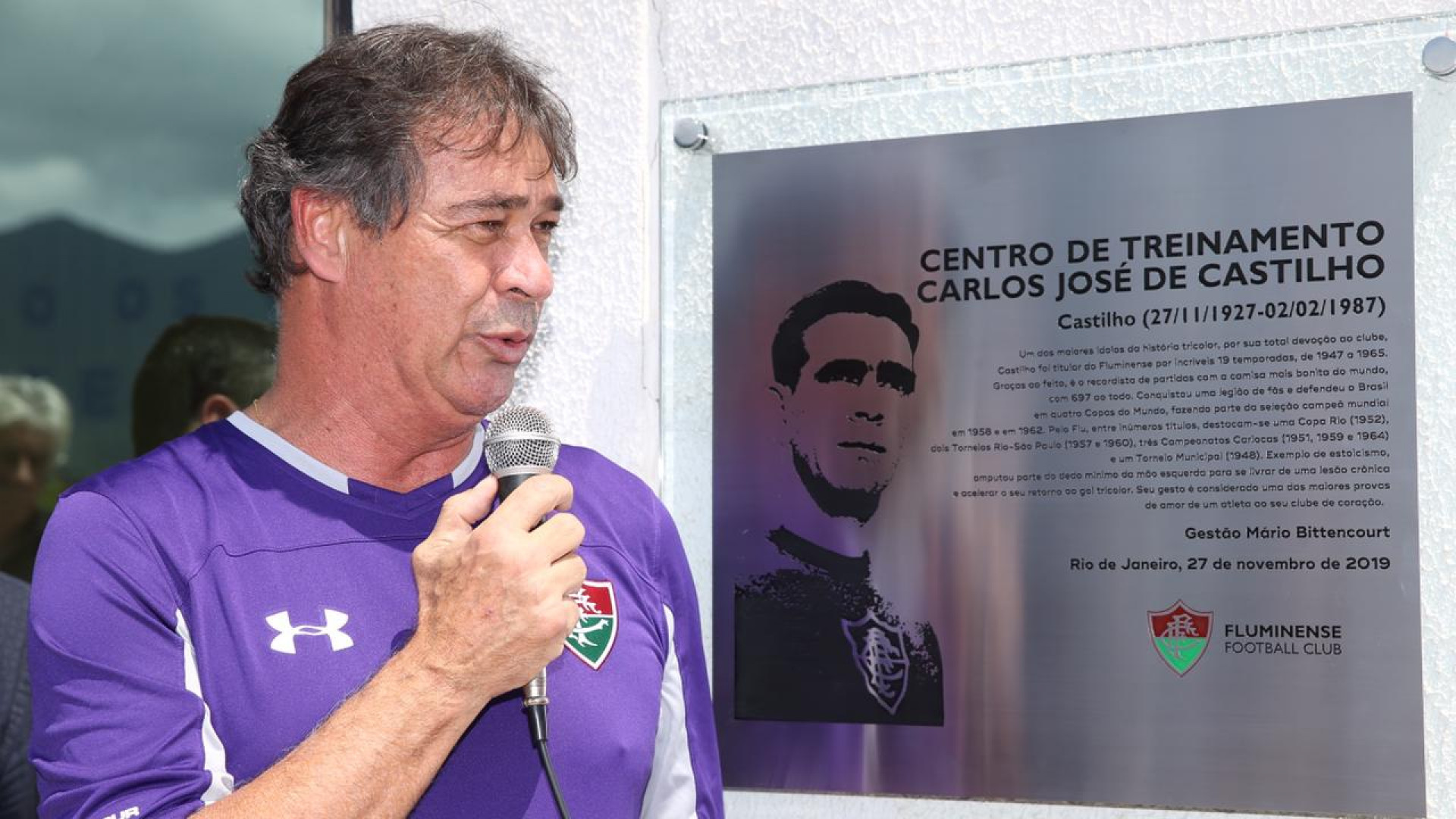 Fluminense parabeniza goleiro Paulo Victor, ídolo do clube, 