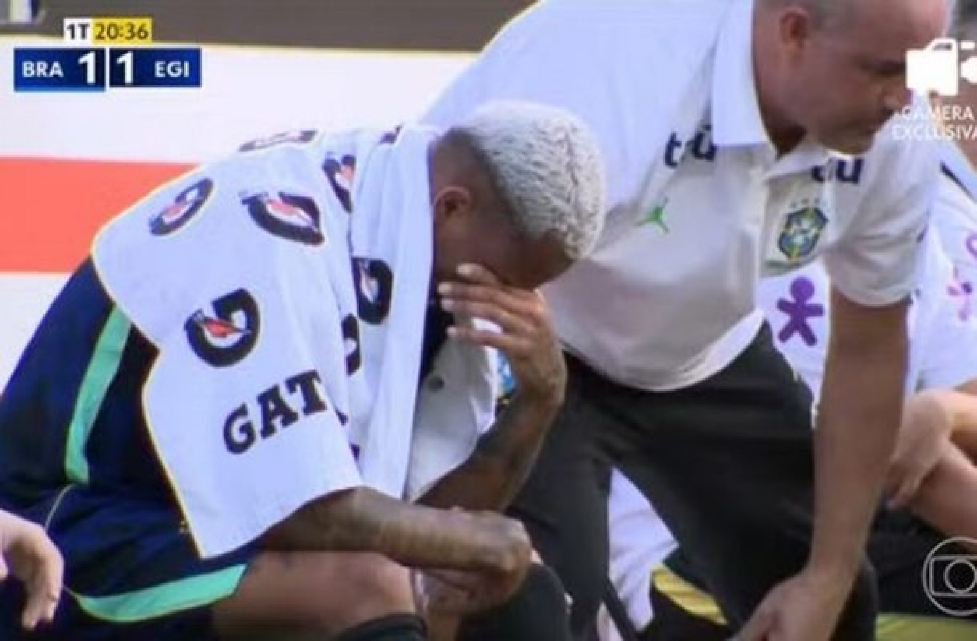 Jornais estrangeiros lamentam corte de Wesley &agrave;s v&eacute;speras da Copa
