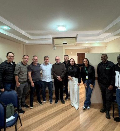 SIncomércio Teresópolis propõe soluções conjuntas para lixo na Calçada da Fama
