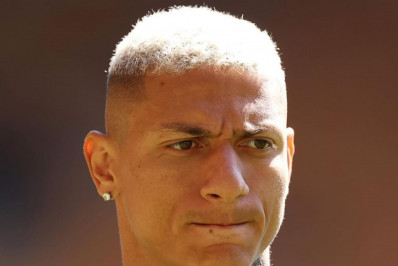 Richarlison rebate crítica de internauta ao nome do filho; veja