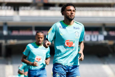 Éderson chega aos Estados Unidos e se junta ao grupo da seleção brasileira