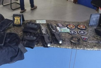 Homem é detido com uniforme semelhante ao do Bope e material de identificação falsa em Angra