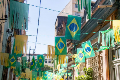 Governo federal autoriza saída antecipada de servidores nos dias de jogo do Brasil na Copa
