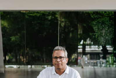 Tchello Melo lança O Baile da Alienação na Sala Carlos Couto