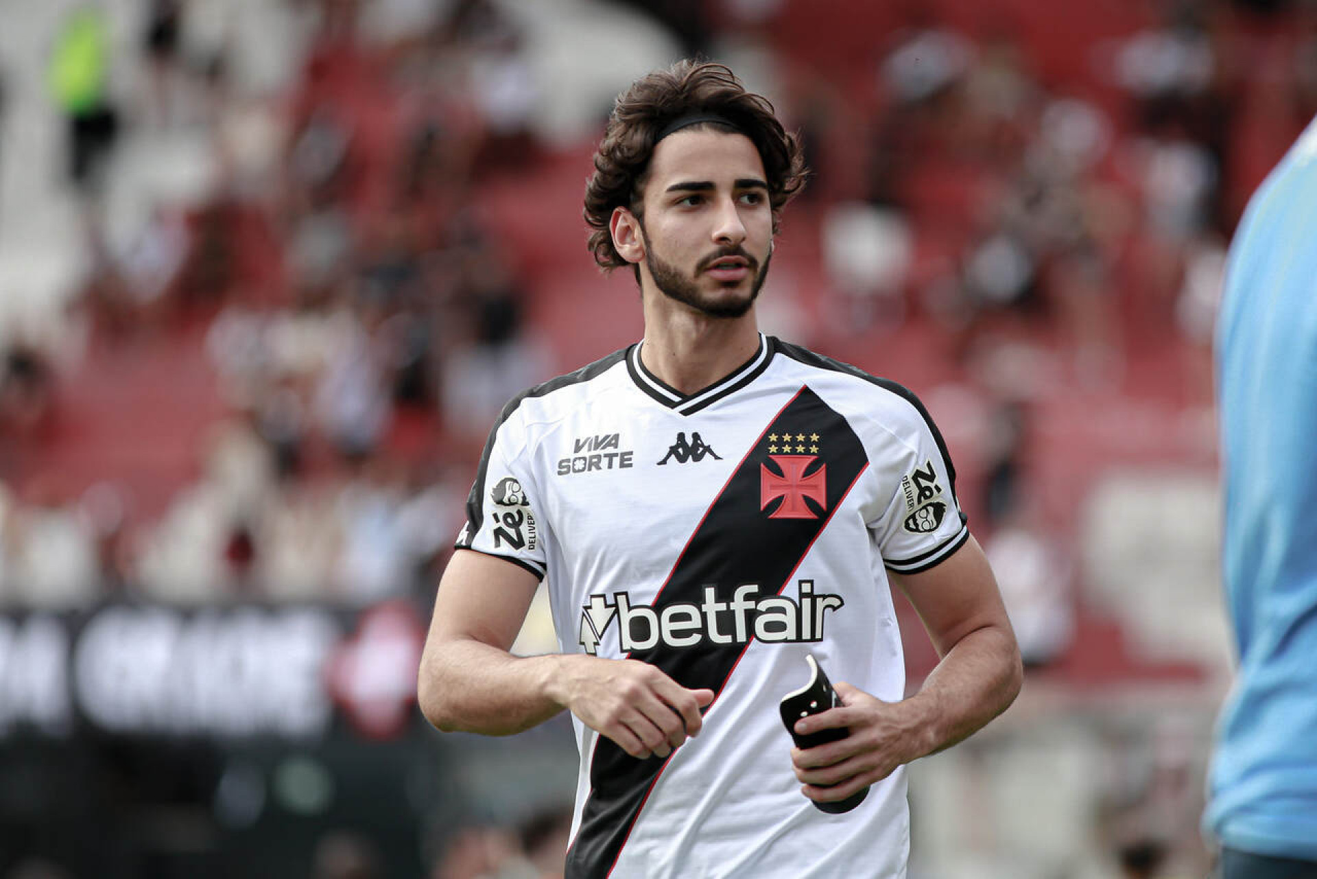 Vasco renova contrato do volante JP at&eacute; o final de 2028