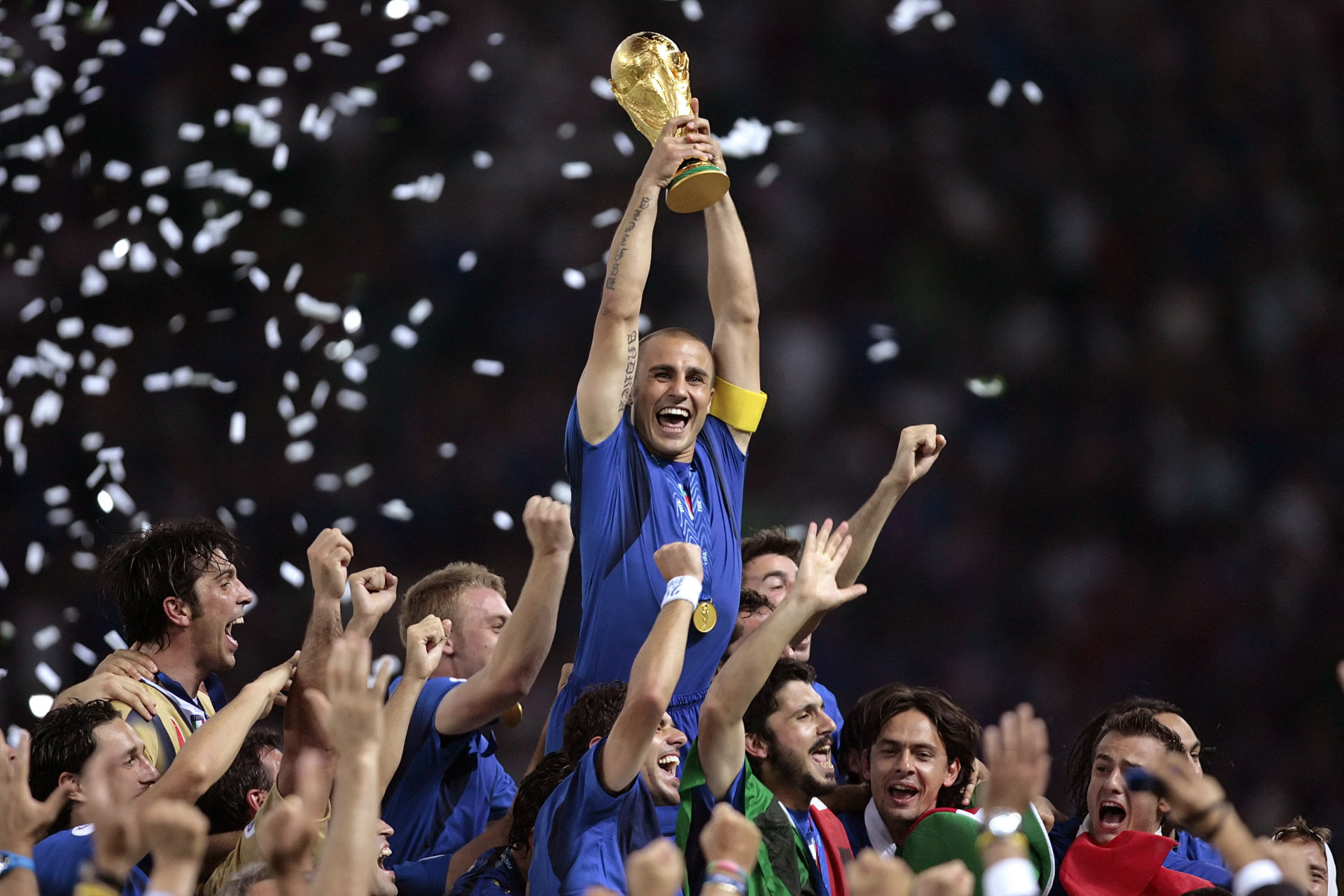 Capitão da Itália campeã do mundo, Fabio Cannavaro foi o Bola de Ouro em 2006 - Pascal Pavani / AFP
