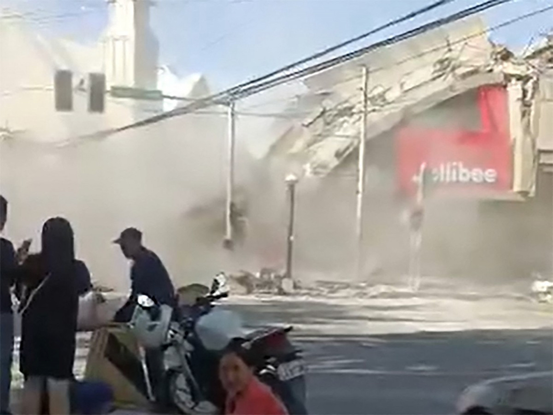 Vídeo: Terremoto nas Filipinas deixa ao menos 15 mortos e ma