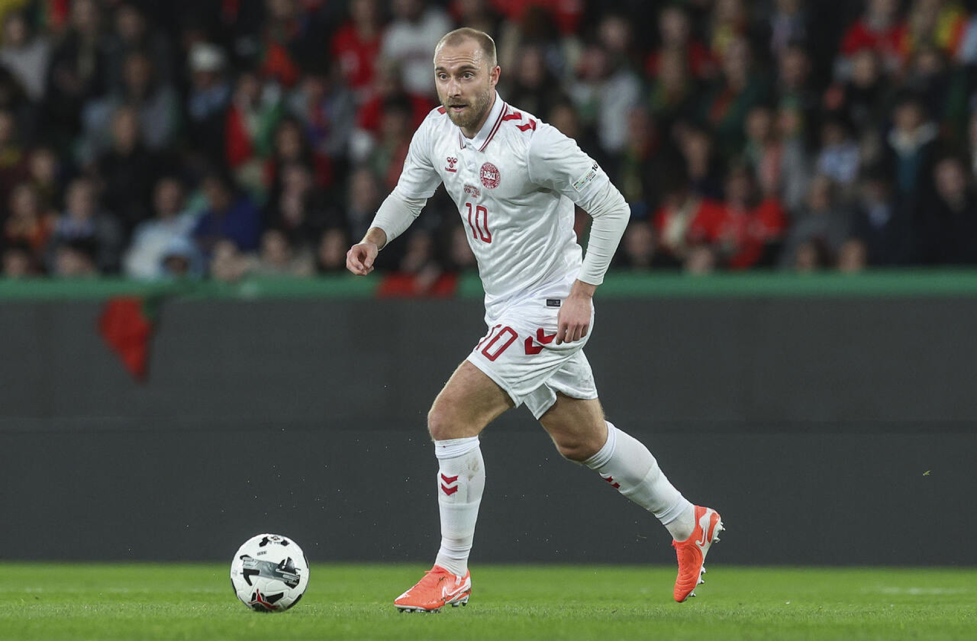 M&eacute;dico da Dinamarca tranquiliza sobre Eriksen: “Est&aacute; bem”