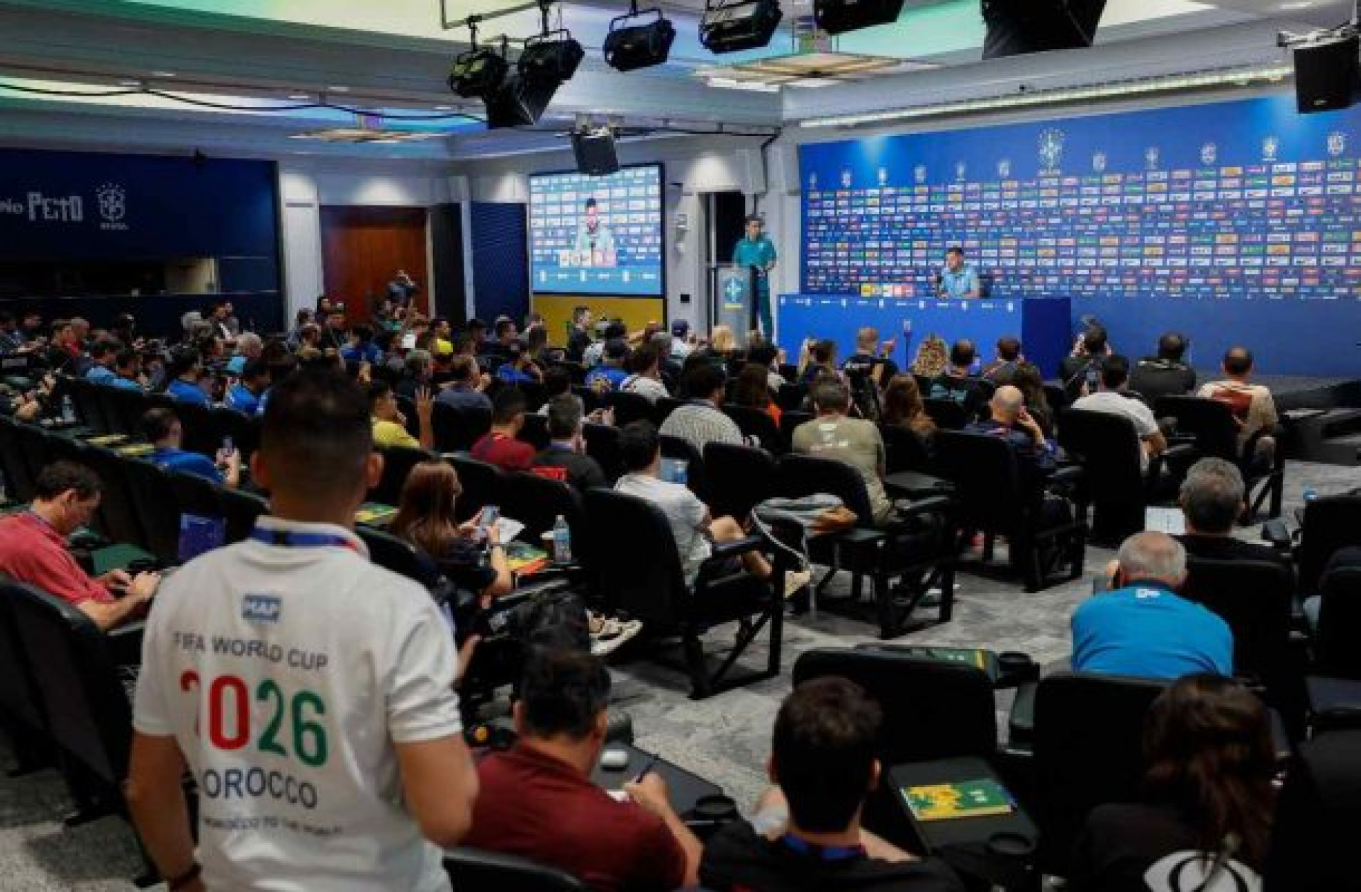 Copa do Mundo. Dia 8. Torre de Babel vai se erguendo