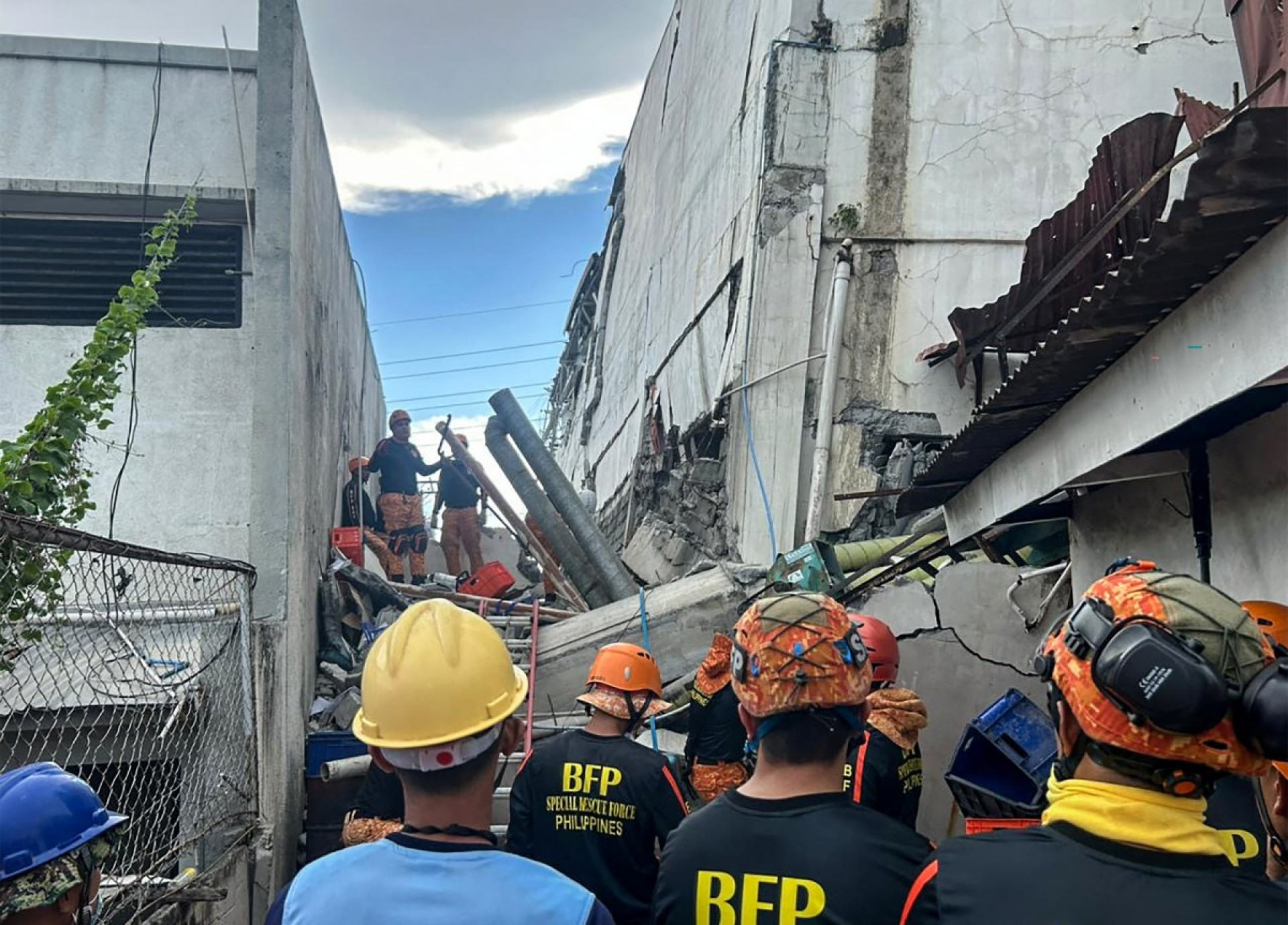 Sobe para 35 o número de mortos em terremoto nas Filipinas