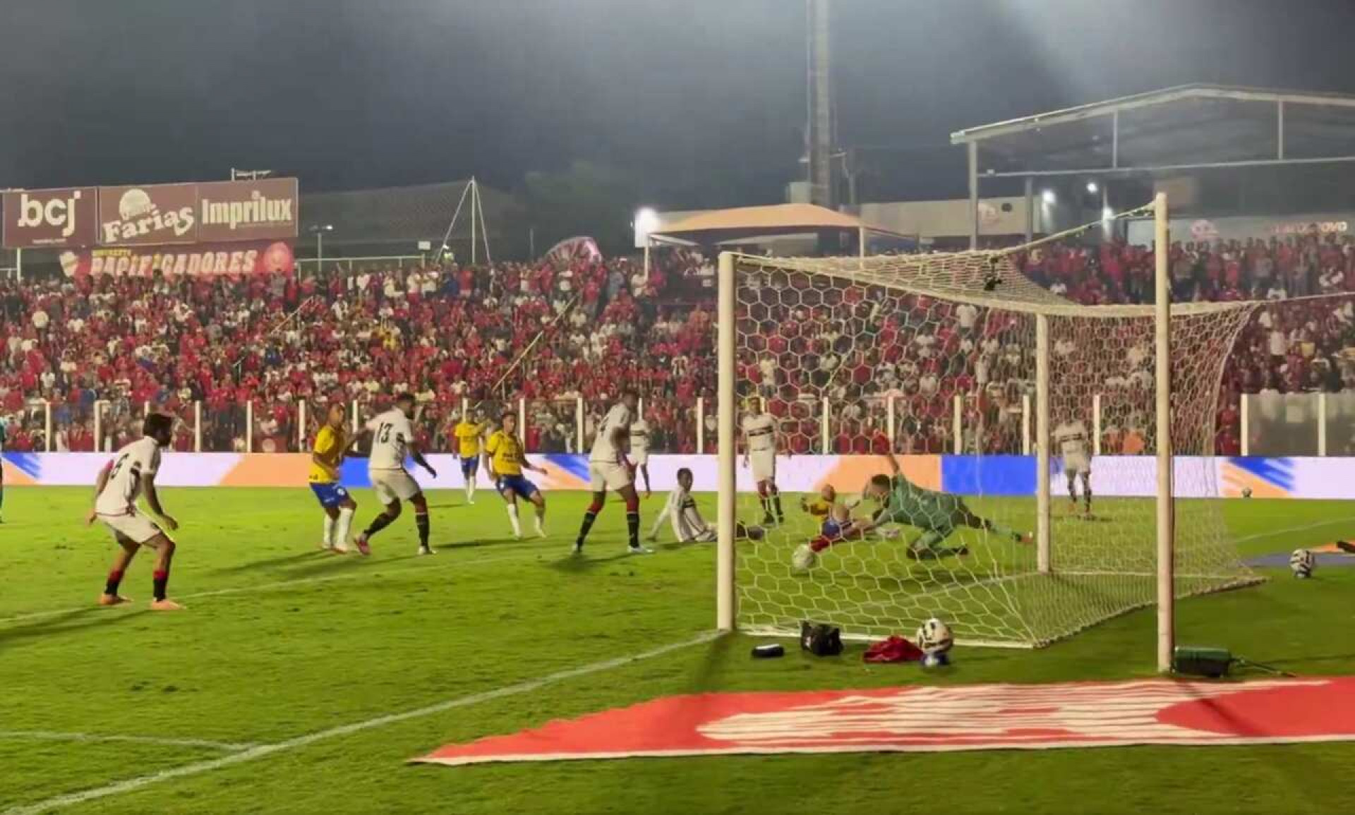 Vila Nova vence o Botafogo-SP e assume a lideran&ccedil;a provis&oacute;ria da S&eacute;rie B