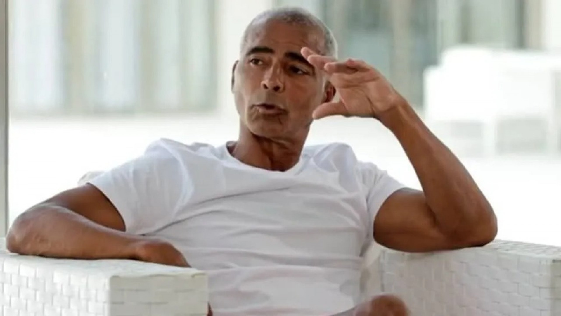 Rom&aacute;rio critica gera&ccedil;&atilde;o atual e diz que “ningu&eacute;m mais” representa o futebol do Brasil