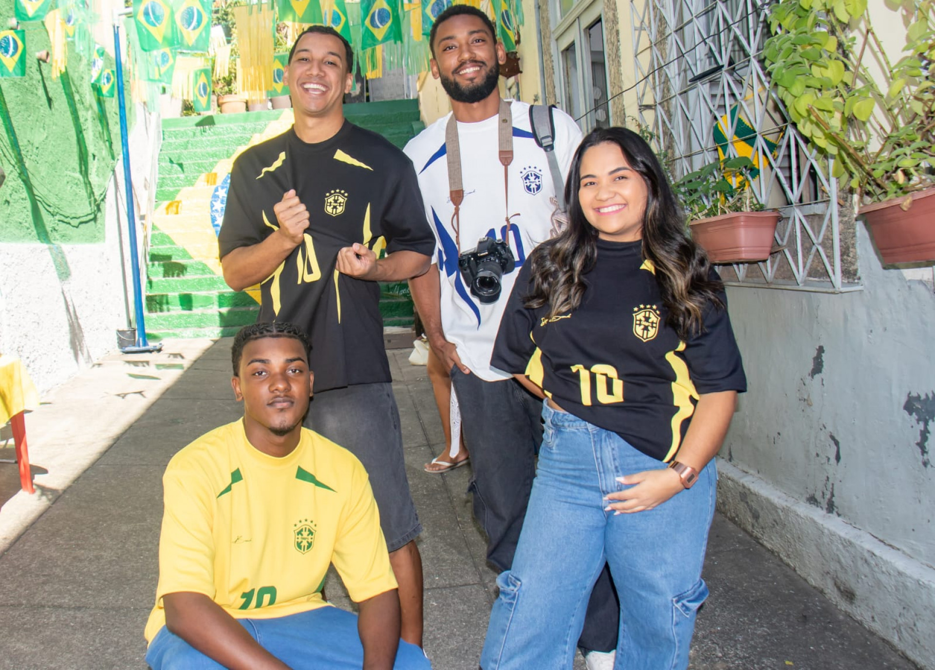 Empresário Adriano Dips aproveitou o cenário para fazer as fotos da nova coleção de roupas - Érica Martin / Agência O Dia