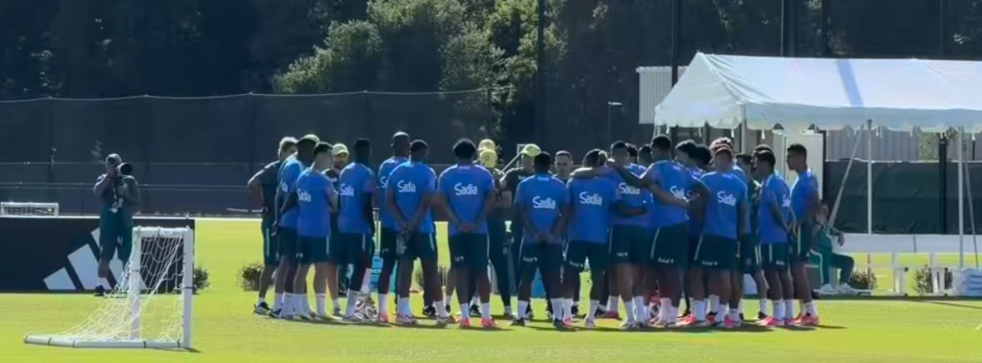 Com a presença de Éderson, seleção brasileira treina de olho